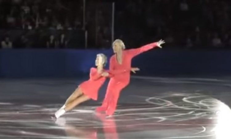 Εκείνος 83 και εκείνη 79 χρόνων, χόρεψαν στον πάγο σαν να ήταν η πρώτη τους φορά