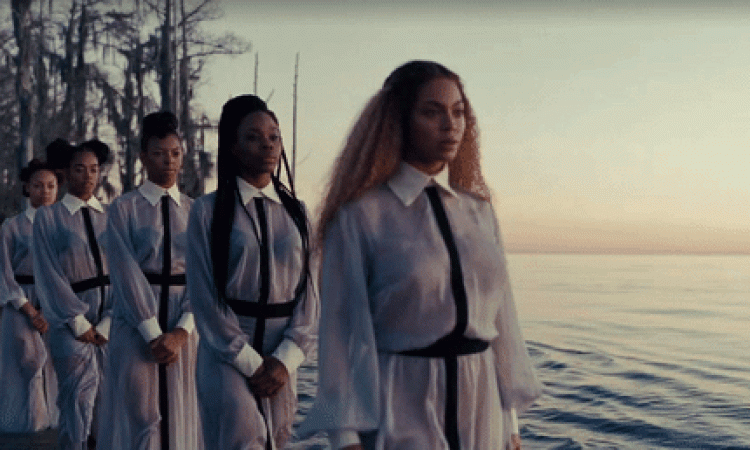 8 άνθρωποι των ελληνικών media λένε τη γνώμη τους για το «Lemonade» της Beyoncé