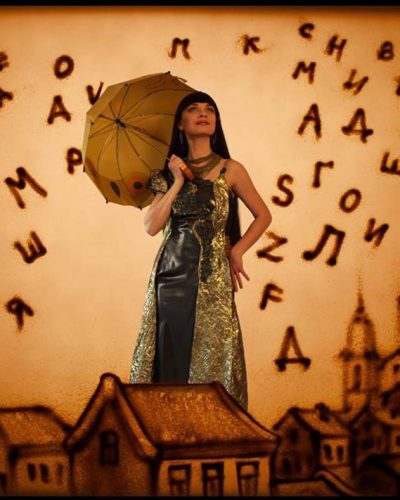 Ξένια Σιμόνοβα: Μαγεύοντας με την άμμο στο Μέγαρο Μουσικής