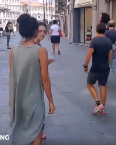 Ballerina from Palestine could not resist the melody of a street musician in Italy